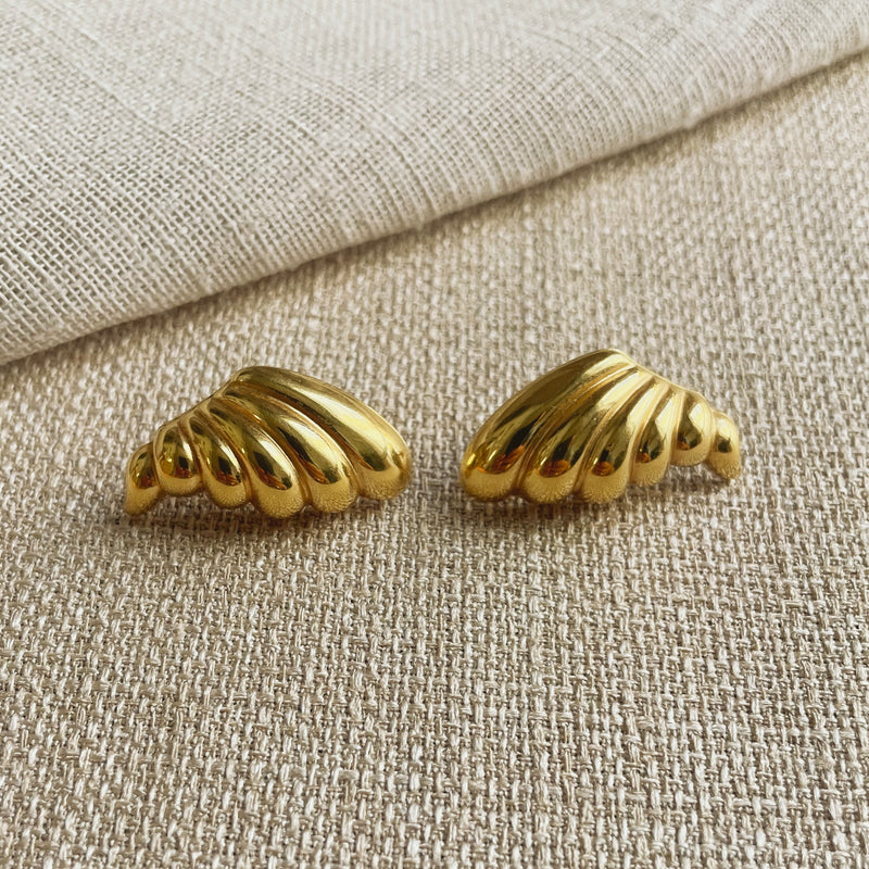 Shell Oversized Stud Earrings