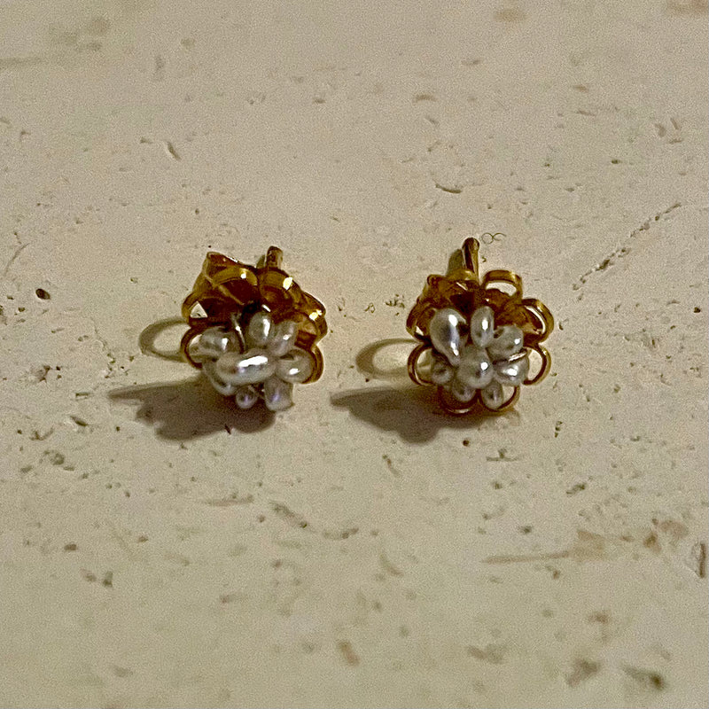 Pearl stud flower earrings